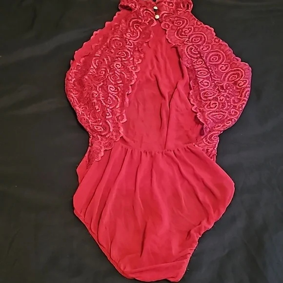 Lace and Sheer bodysuit - Picture 2 of 3